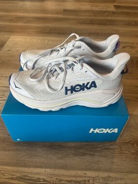 Hoka Challenger 8 in Ambient Blue/Blueberry, Size 8